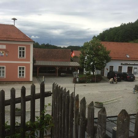 Zur Krone Wolfsegg Buitenkant foto