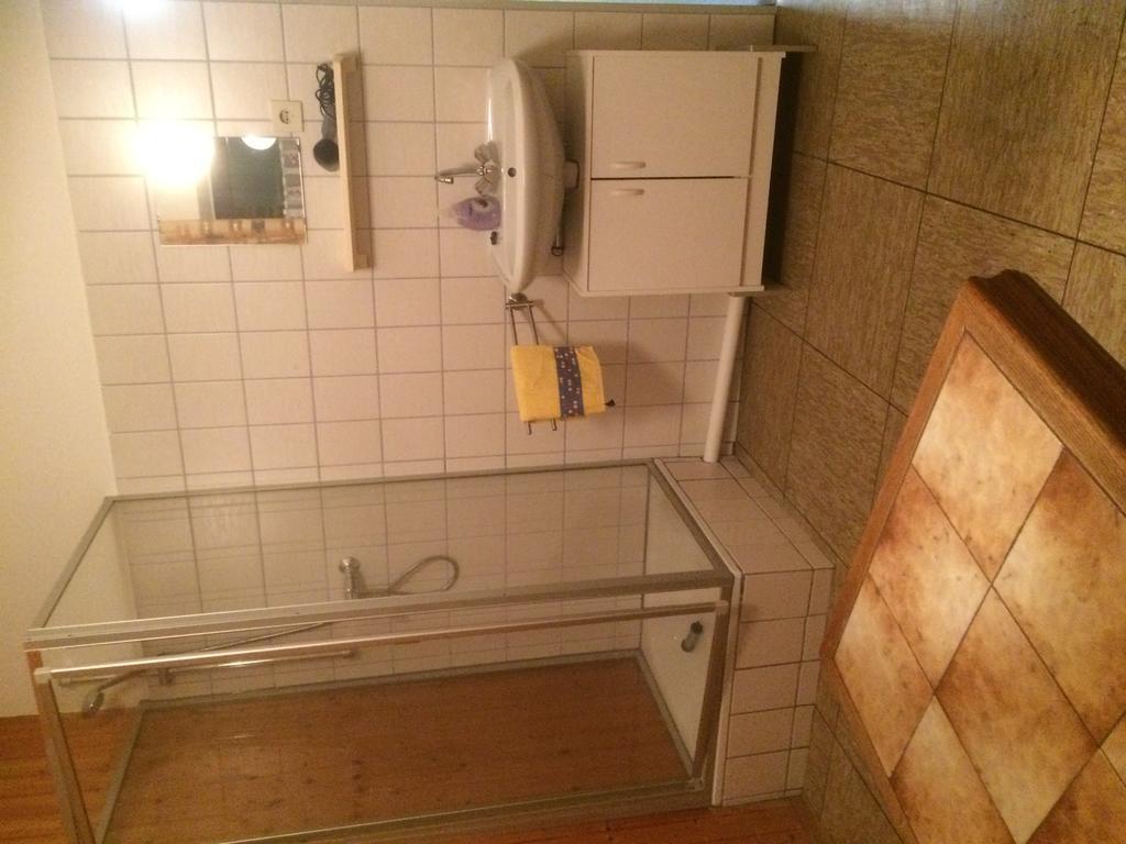 Zur Krone Wolfsegg Buitenkant foto