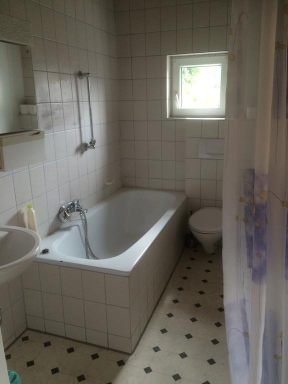 Zur Krone Wolfsegg Buitenkant foto