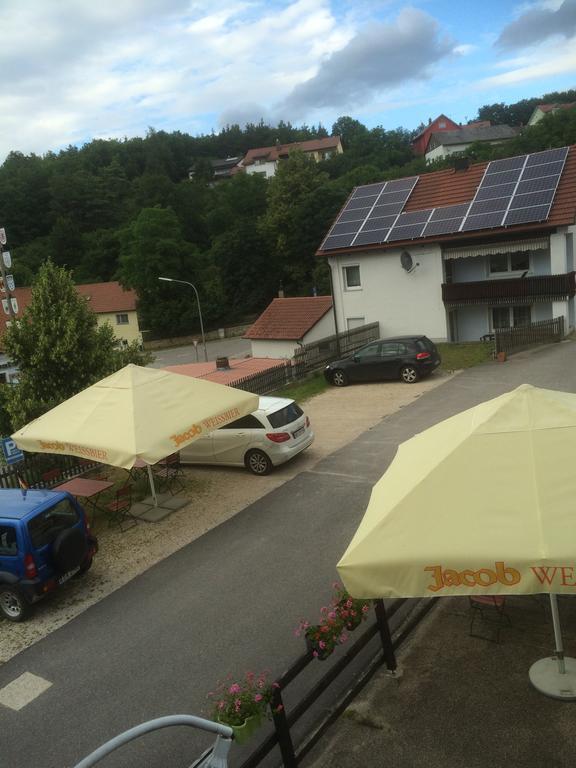Zur Krone Wolfsegg Buitenkant foto